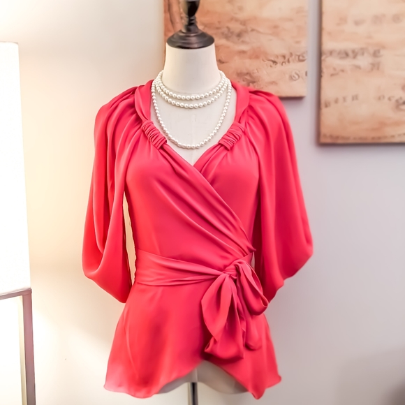 BCBGMaxAzria Tops - BCBGMAXAZARIA 100% Silk Blouse